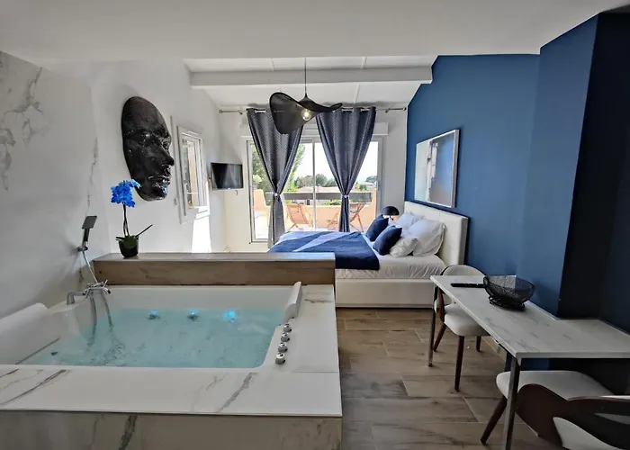 Suites Jm - Les Pins Marines - Jacuzzi & Vue Mer